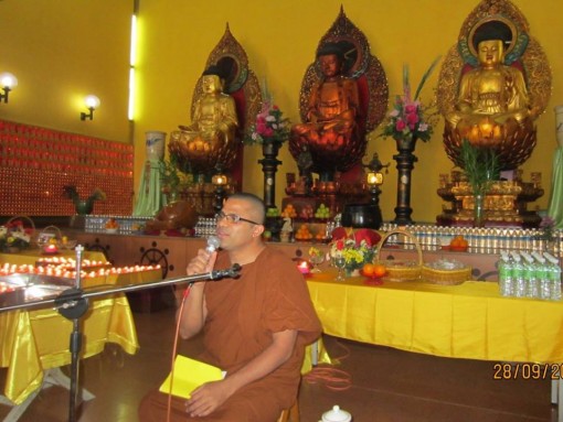 Ven Badullegama Siriwimala Thero gave dharma talks to students